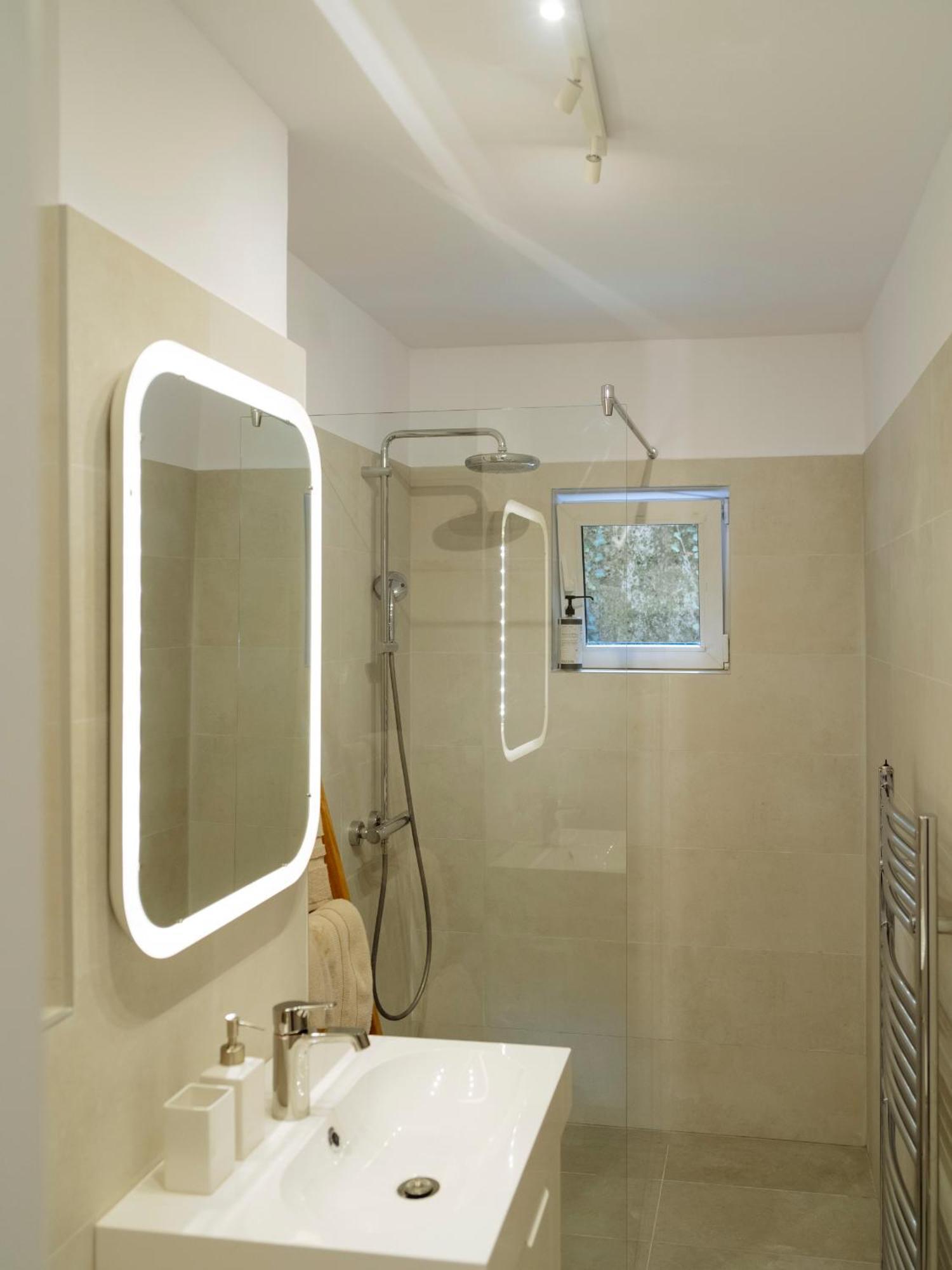 Cozy Central Apartment Near The Forest Brasov Ngoại thất bức ảnh