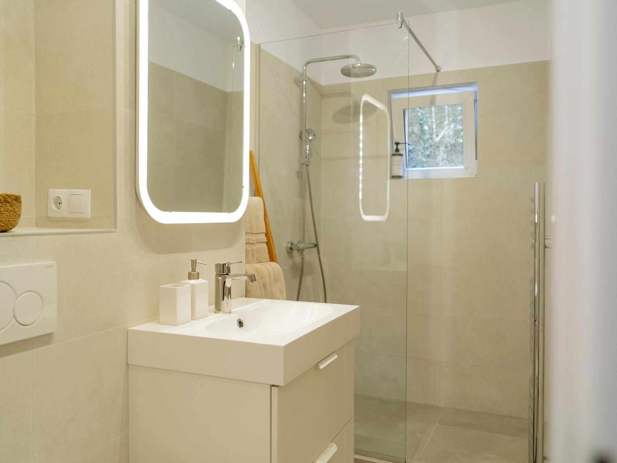 Cozy Central Apartment Near The Forest Brasov Ngoại thất bức ảnh
